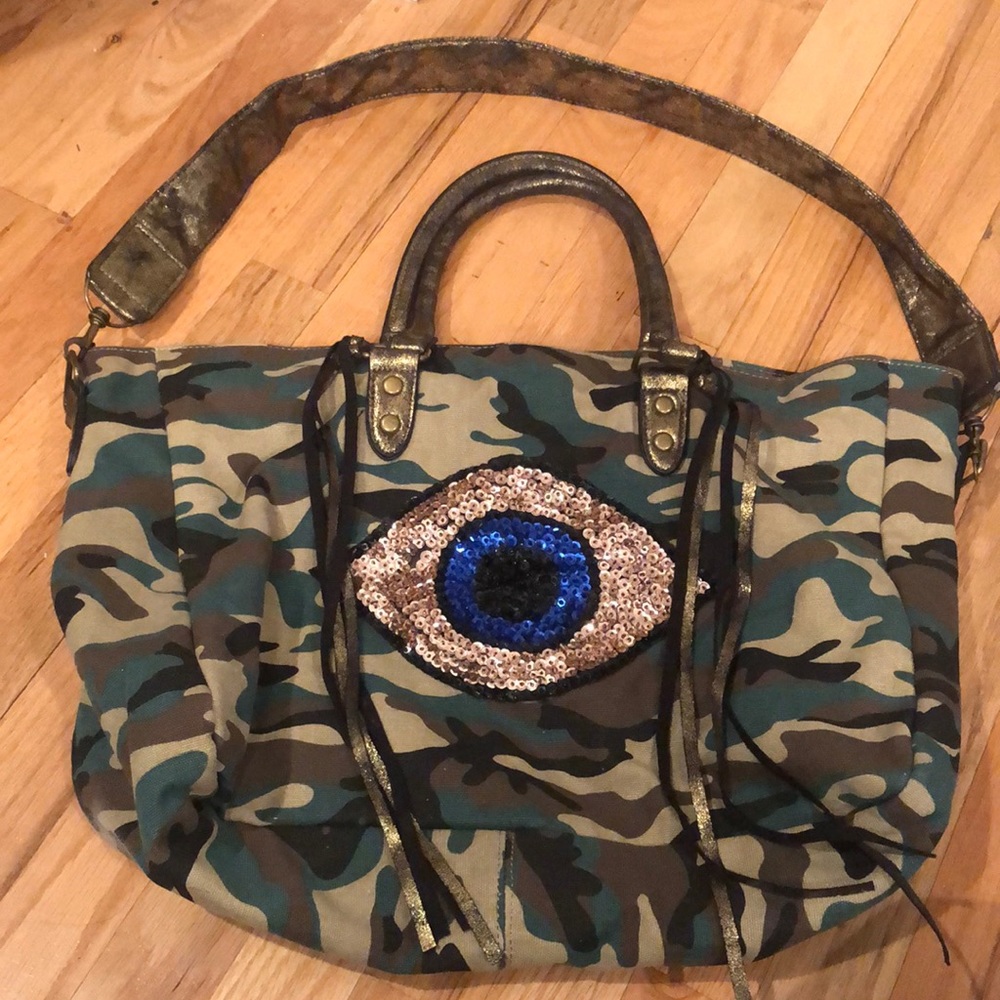 Camo evil eye tote bag can be use as messenger also